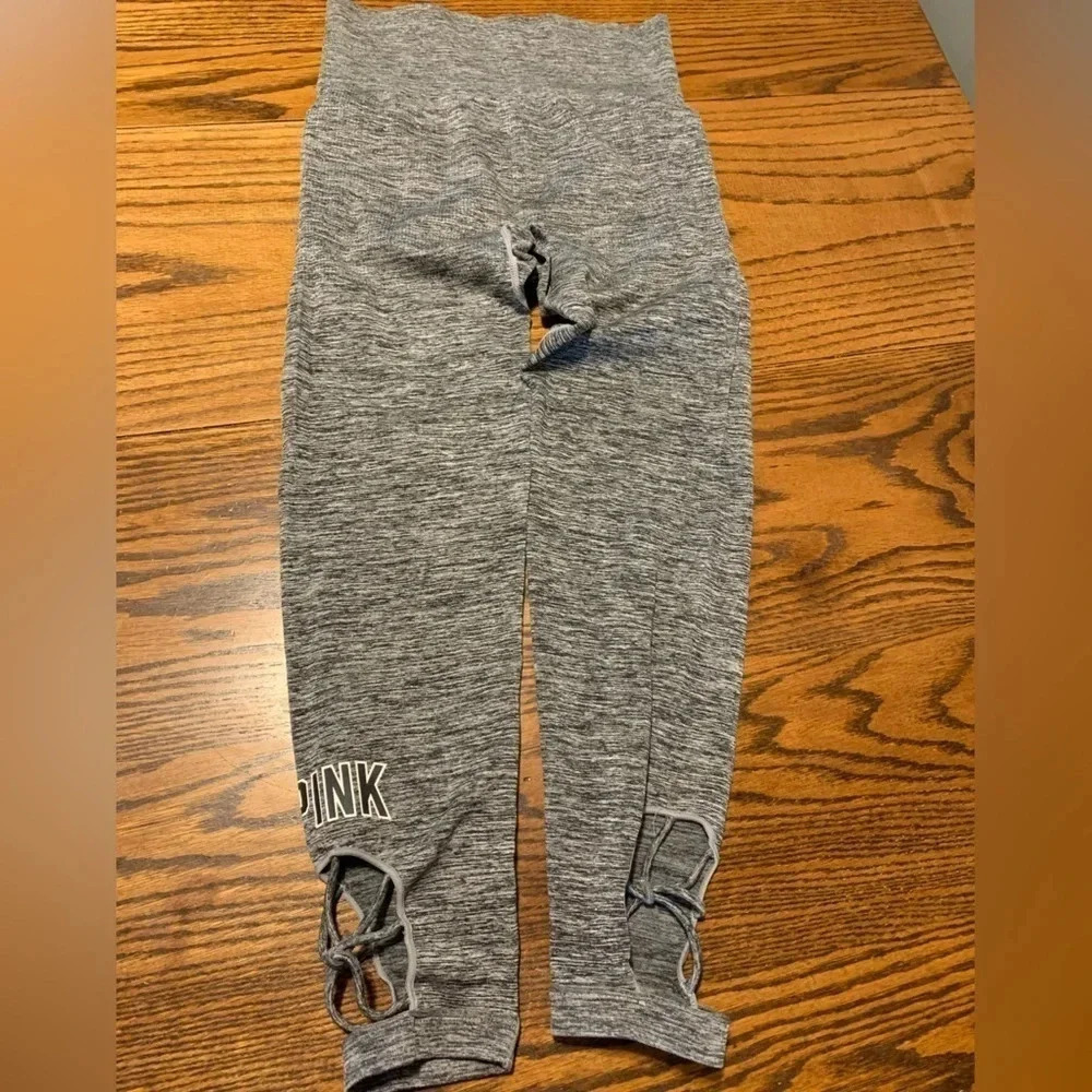 VICTORIA SECRET PINK GRAY ULTIMATE SEAMLESS ANKLE LEGGINGS - md - Picture 4 of 4